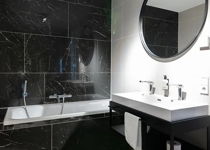 Maris 에크몬드안지